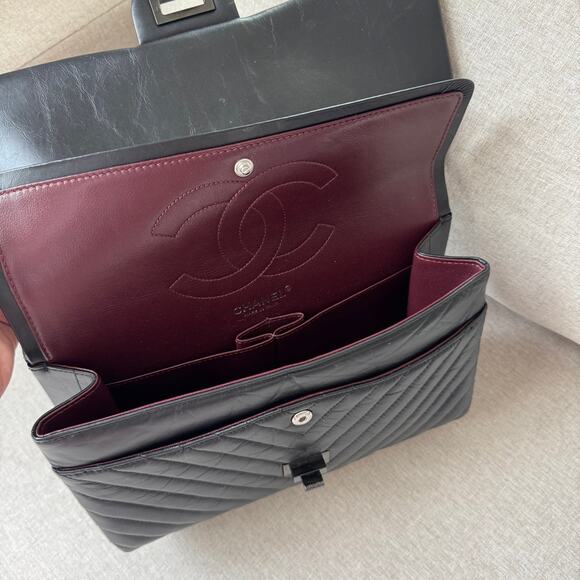 CHANEL 2.55 So Black Reissue Aged Calfskin Quilted Chevron Chain Flap Bag 226 - Picture 9 of 13